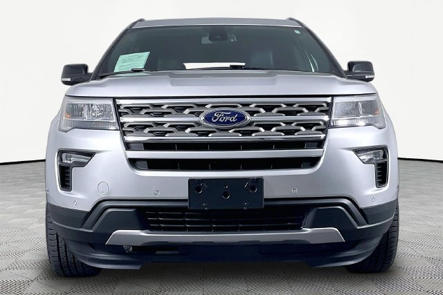 Used 2018 Ford Explorer XLT w/ Equipment Group 202A AWD/4WD image 2