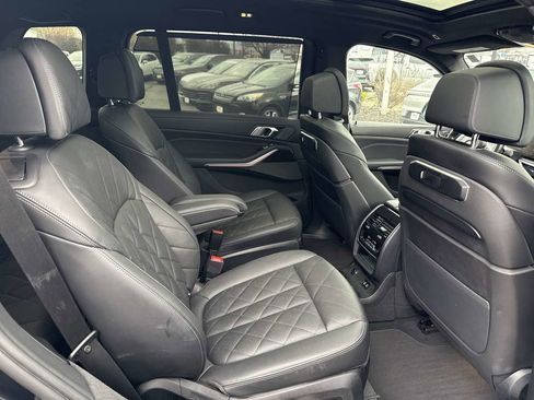 Used 2023 BMW X7 xDrive40i w/ Executive Package image 24