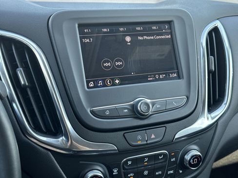 Used 2024 Chevrolet Equinox LT image 23