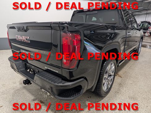 Used 2023 GMC Sierra 1500 Denali w/ Denali Reserve Package AWD/4WD image 3