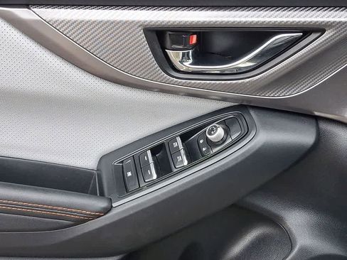 Used 2022 Subaru Crosstrek 2.5i Limited w/ Moonroof Package 2 image 10