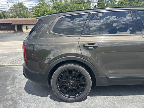 Used 2022 Kia Telluride EX w/ EX Premium Package AWD/4WD image 4