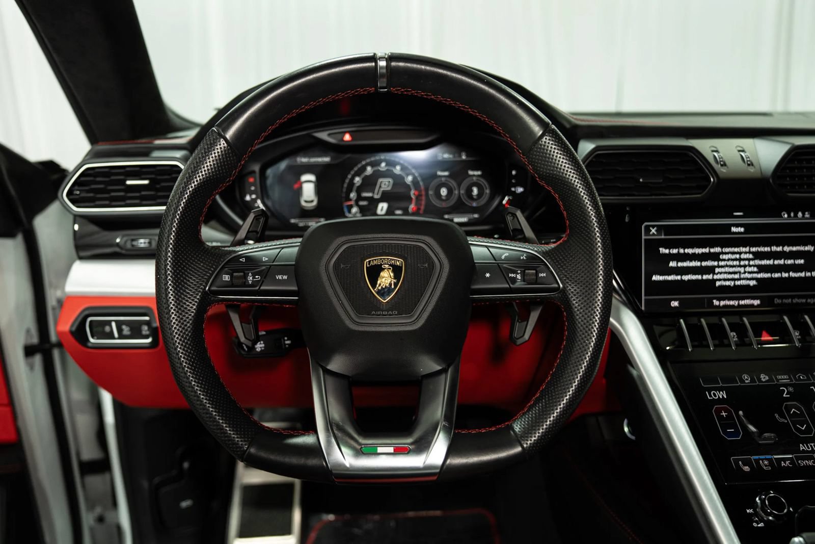 Used 2022 Lamborghini Urus AWD/4WD image 13