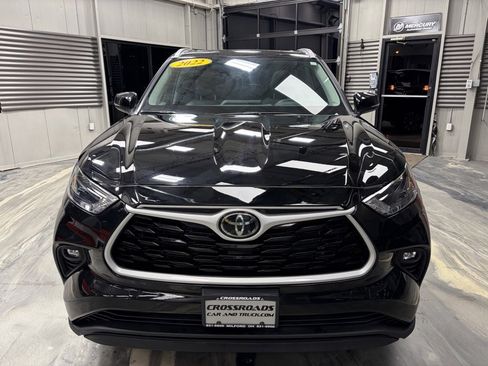 Used 2022 Toyota Highlander XLE image 43