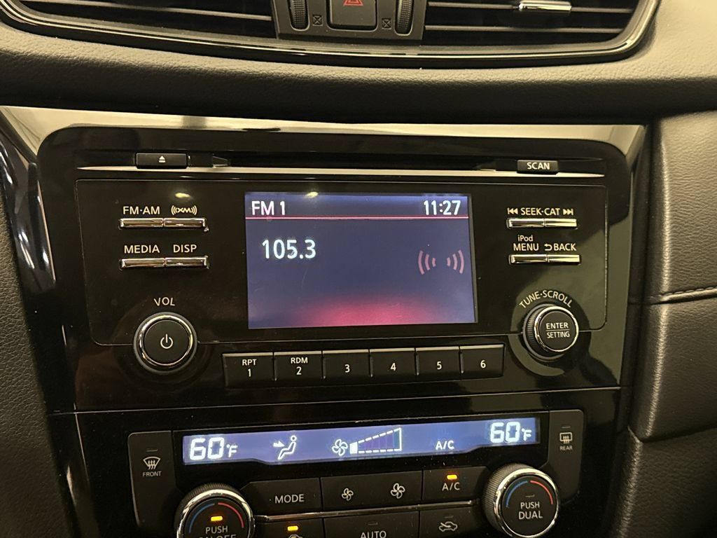 Used 2017 Nissan Rogue SV w/ Midnight Edition FWD image 25