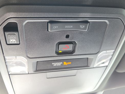 Certified 2025 Toyota Tundra SR5 AWD/4WD image 30