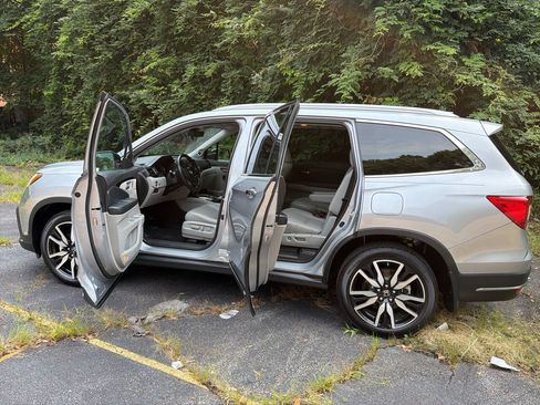 Used 2019 Honda Pilot Elite image 26