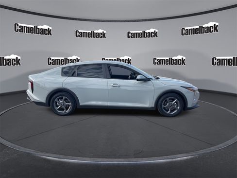 Used 2025 Kia K4 LXS image 8