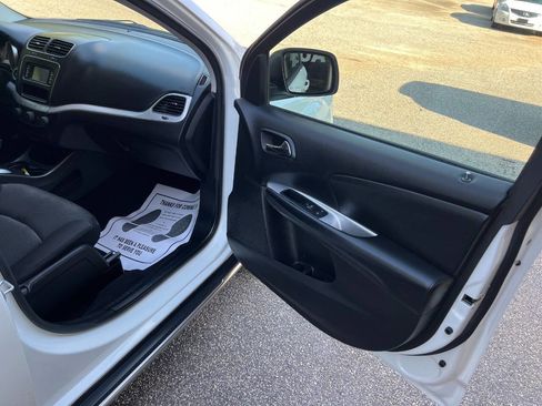 Used 2017 Dodge Journey Crossroad image 19