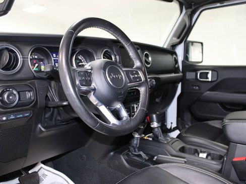Used 2023 Jeep Wrangler Unlimited Sahara w/ Cold Weather Group AWD/4WD image 22