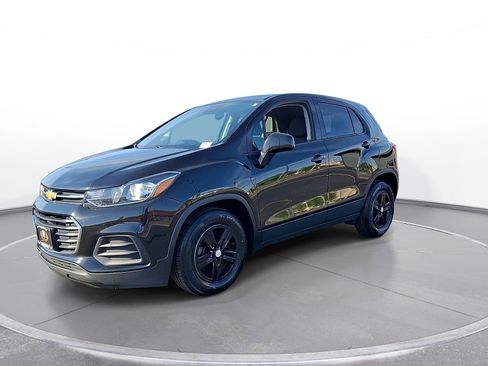 Used 2020 Chevrolet Trax LS w/ Tint and Cruise Package FWD image 4