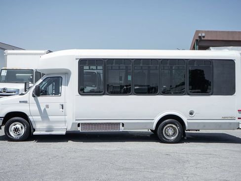 Used 2013 Ford E-450 and Econoline 450 Super Duty w/ Shuttle Bus Prep Pkg RWD image 5