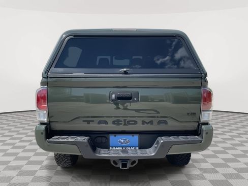 Used 2022 Toyota Tacoma TRD Off-Road AWD/4WD image 14
