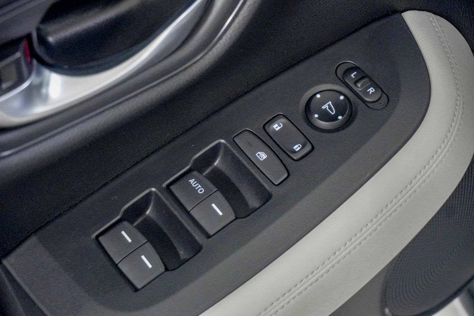 Used 2024 Honda HR-V LX image 17