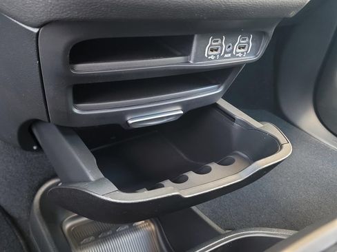 New 2025 Chrysler Pacifica Select FWD image 30