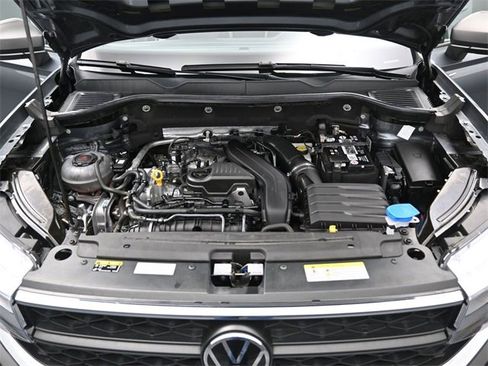 Used 2023 Volkswagen Taos S image 33