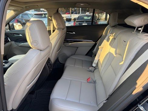 Certified 2023 Cadillac XT4 Luxury w/ Cold Weather Package image 8