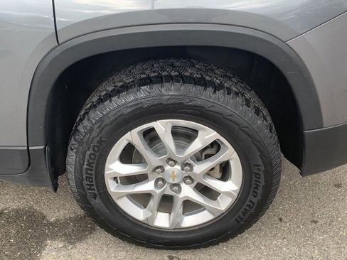 Used 2018 Chevrolet Traverse LT image 18