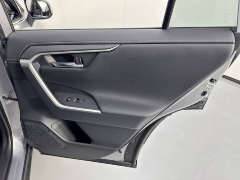 Used 2019 Toyota RAV4 Limited image 45