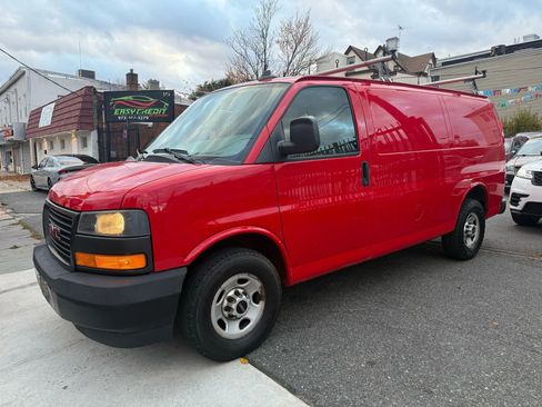 Used 2019 GMC Savana 2500 RWD image 2