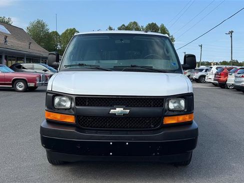 Used 2017 Chevrolet Express 3500 LS RWD image 3