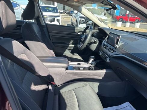 Used 2024 Nissan Altima 2.5 SV image 30
