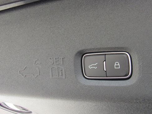 New 2025 Lincoln Navigator Reserve image 6