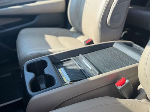 Used 2019 Honda Odyssey Elite image 5