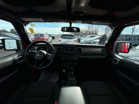 Used 2018 Jeep Wrangler Unlimited Sport S image 2