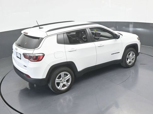 Used 2023 Jeep Compass Latitude image 15