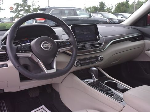 Used 2020 Nissan Altima 2.5 Platinum FWD image 19