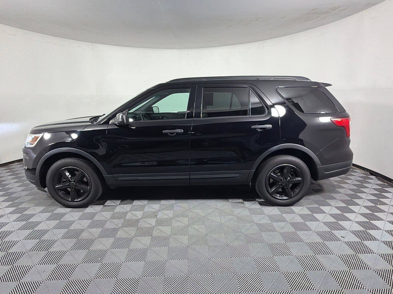 Used 2018 Ford Explorer FWD image 4