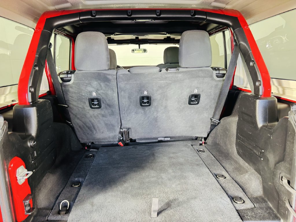 Used 2021 Jeep Wrangler Unlimited Sahara AWD/4WD image 24