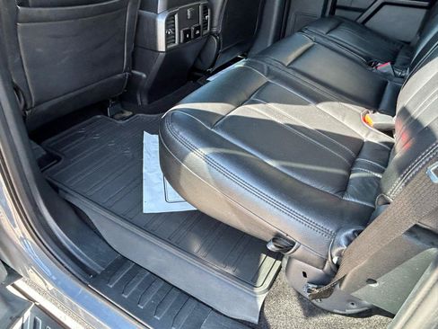 Used 2019 Ford F150 XLT w/ Equipment Group 302A Luxury AWD/4WD image 9