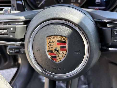Certified 2026 Porsche Macan AWD/4WD image 29