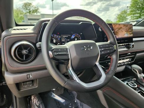 Used 2024 Chevrolet Colorado Z71 w/ Z71 Convenience Package 2 image 12