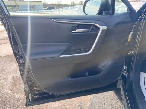 Used 2025 Toyota RAV4 XLE Premium image 11