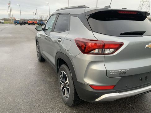 Used 2025 Chevrolet TrailBlazer LT w/ Convenience Package image 17