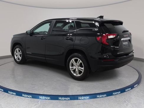 Used 2024 GMC Terrain SLE AWD/4WD image 8