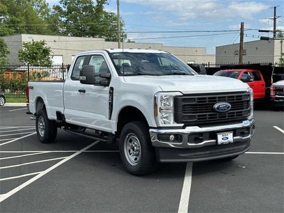 New 2025 Ford F350 XL w/ FX4 Off-Road Package