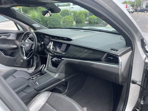 Used 2020 Cadillac XT6 Premium Luxury FWD image 30