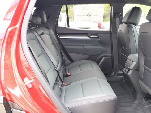 New 2026 GMC Terrain AT4 w/ LPO, Black Badging Package AWD/4WD image 31