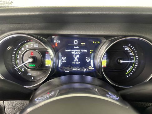 Used 2021 Jeep Wrangler Unlimited Sahara w/ Cold Weather Group image 15