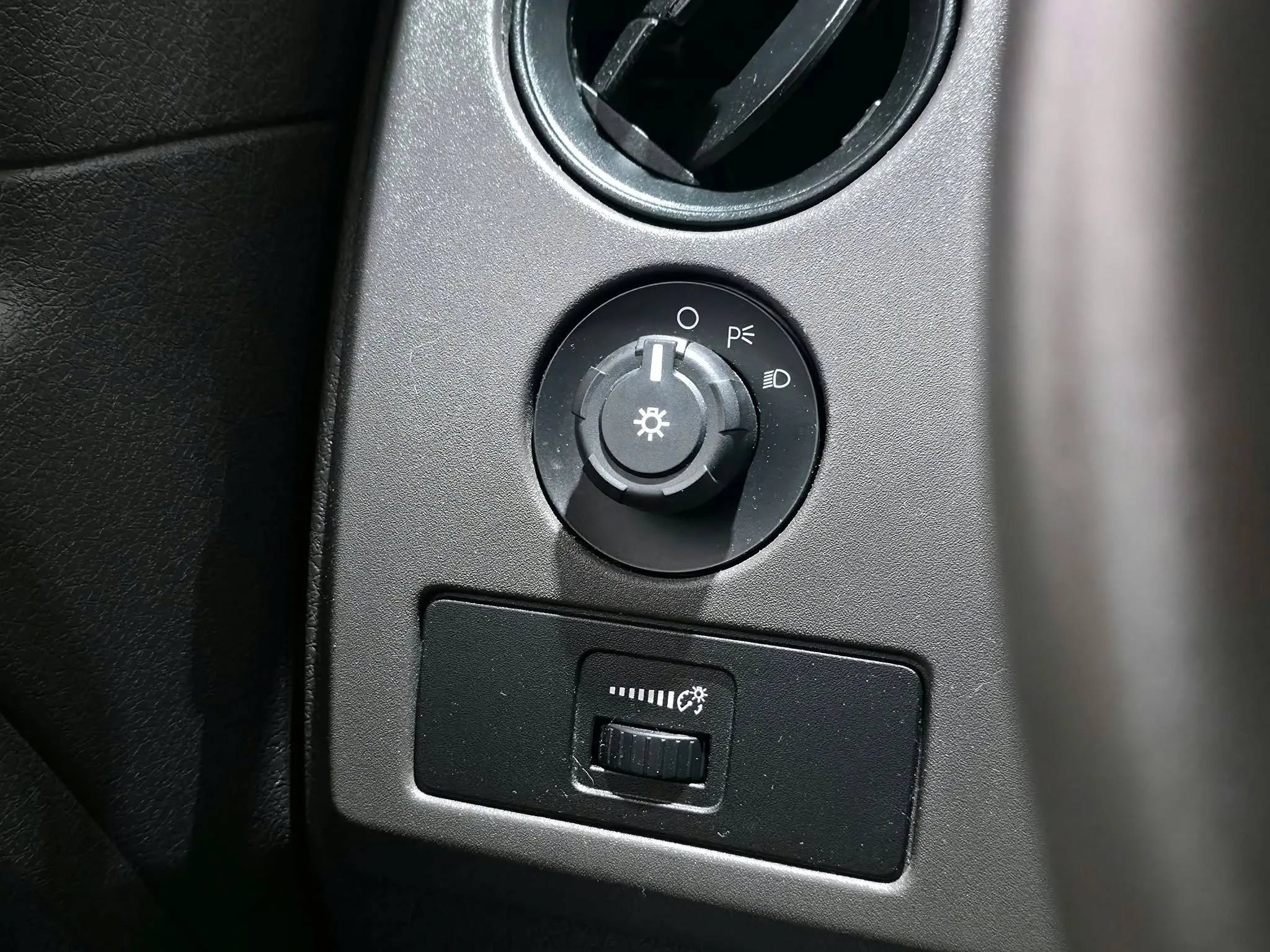 Used 2009 Ford F150 STX RWD image 23