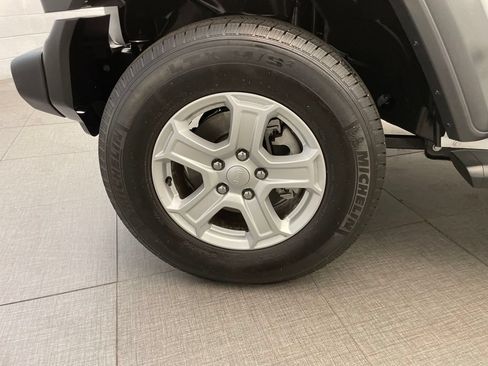 Certified 2023 Jeep Wrangler Sport AWD/4WD image 10