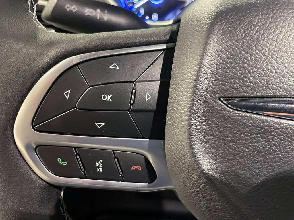 Used 2026 Chrysler Voyager LX FWD image 24