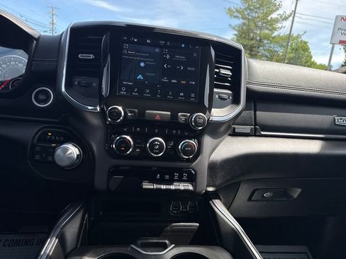 Used 2022 RAM 1500 Laramie AWD/4WD image 18