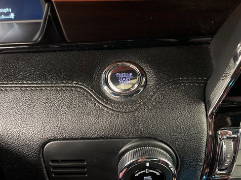 Used 2020 Lincoln Navigator L Reserve w/ Equipment Group 208A Reserve image 19