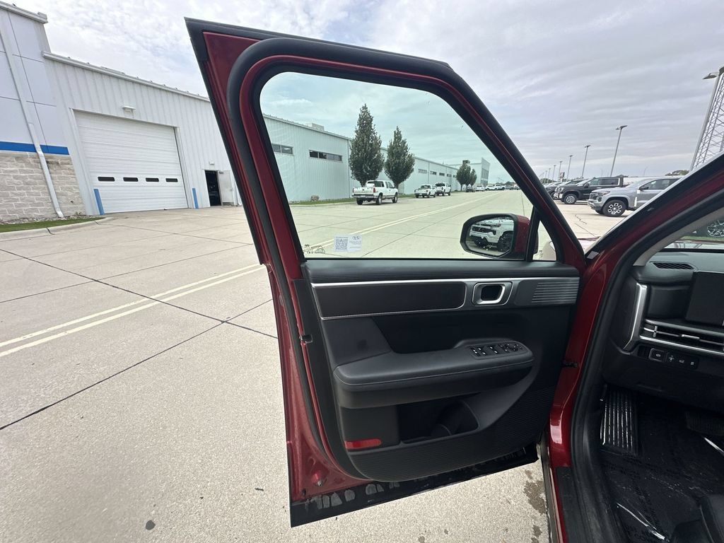 Used 2025 Hyundai Santa Fe SEL AWD/4WD image 21