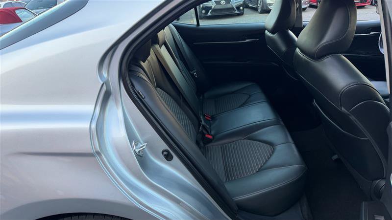 Used 2021 Toyota Camry SE FWD image 9